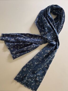 Lands' End Navy & White Floral Cotton Scarf - Like New Condition